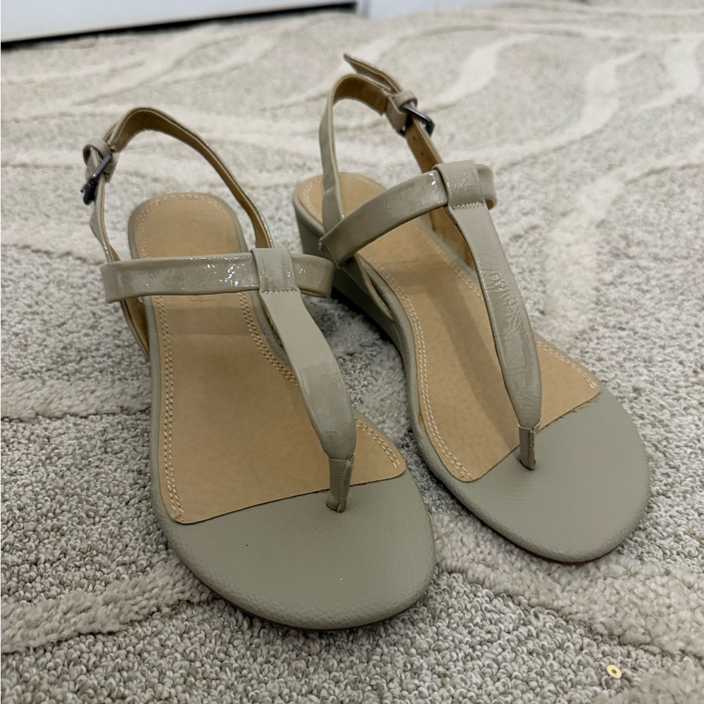 Women's Beige Sandals